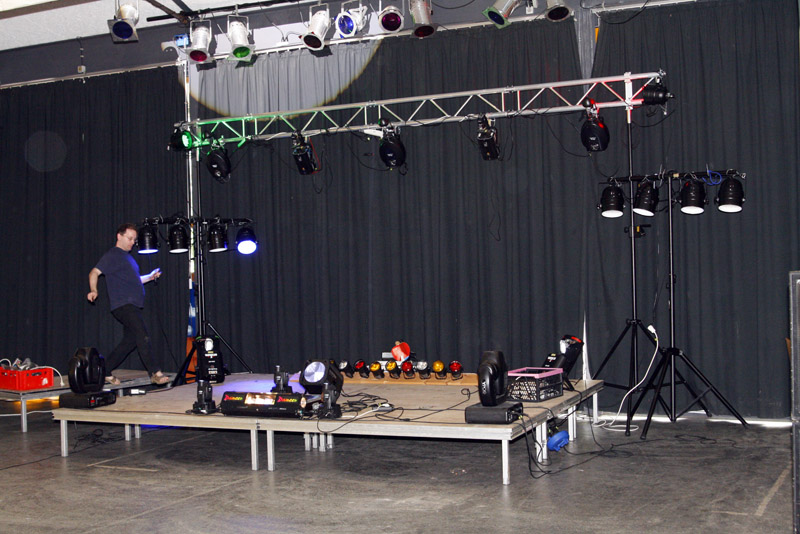 Datei:Aufbau Saal.jpg