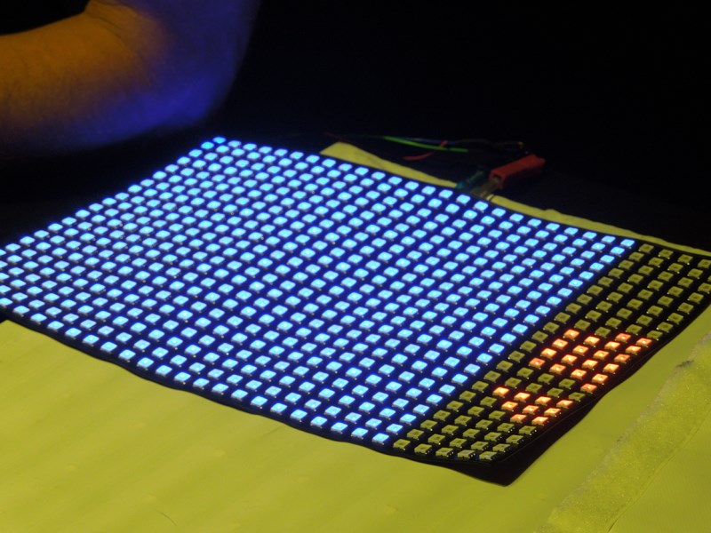 Datei:ShowTech2013 LEDMatte.jpg