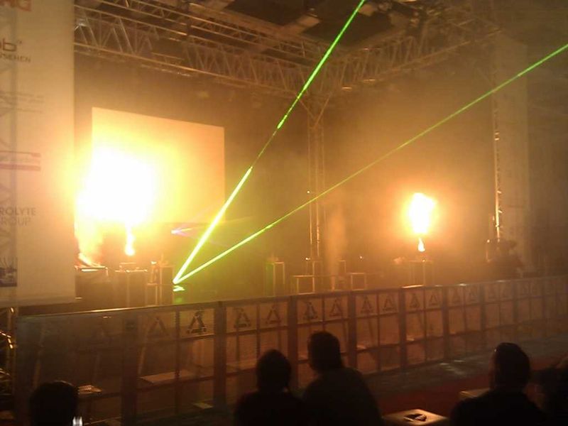 Datei:008Showtech2011 ShowFinale.jpg