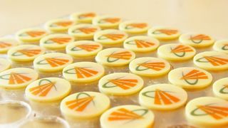 Unser Verein, zum anbeißen süß! Die Pralinen mit Logo waren natürlich nicht gekauft, sondern selbst produziert!