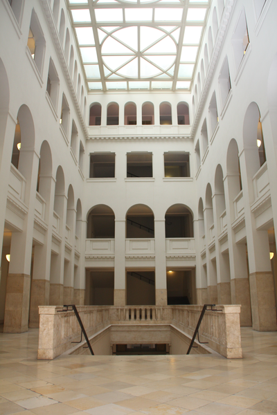 Datei:DMXC-Treffen 2019 Lichthof Peter-Behrens-Haus.png