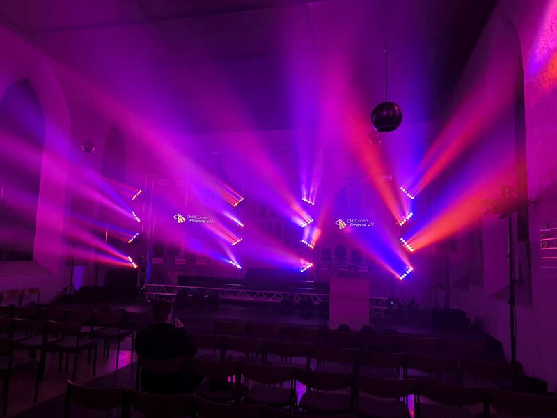 Datei:DMXC-Treffen 2024 Show-Lichtstimmung pink.jpg