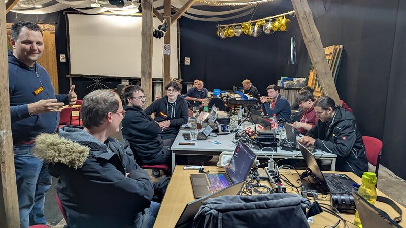 Datei:DMXC-Treffen 2026 - Arbeitsbereich.jpg