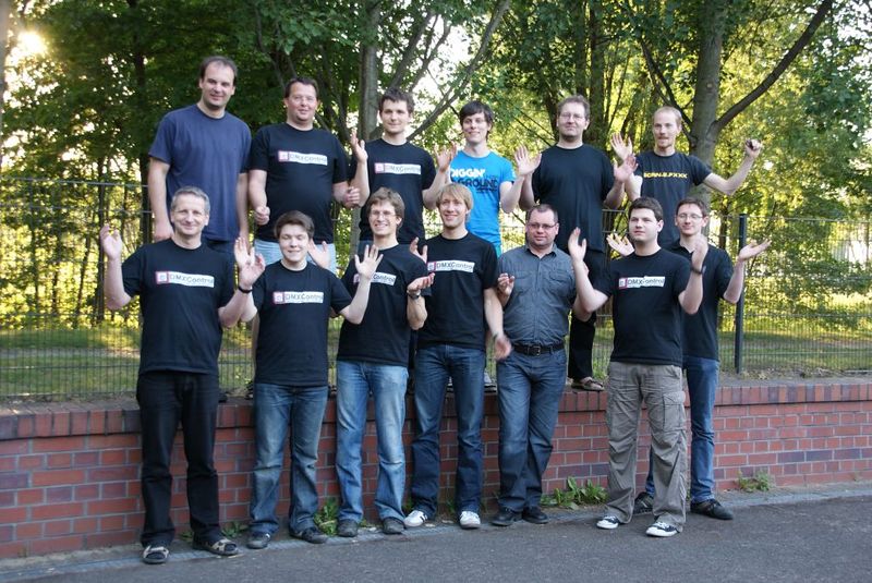 Datei:Gruppenfoto micha.JPG