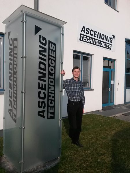 Datei:VirtualTruss Besuch AscendingTechnologies.jpg